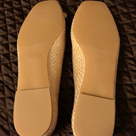 NEW! Stuart Weitzman snake embossed flats - Picture 5 of 6